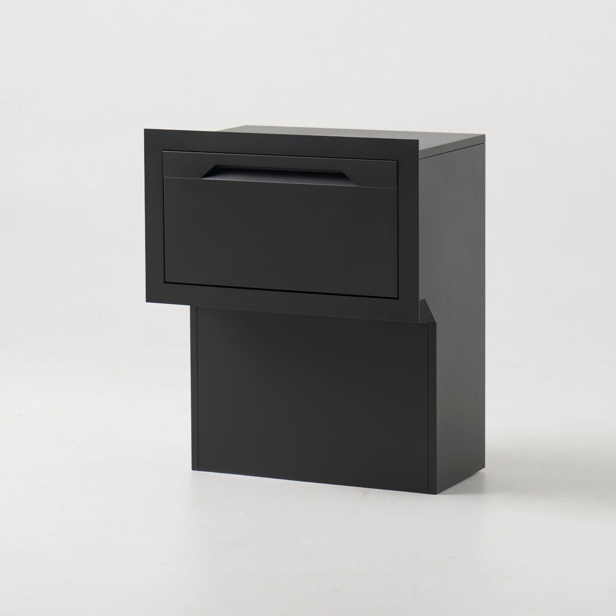 Henry | Parcel & Letterbox