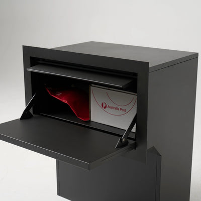 Henry | Parcel & Letterbox